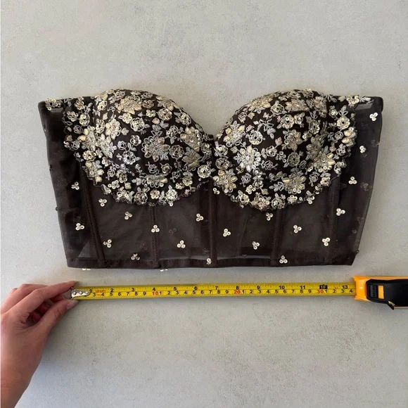 Lashkaraa Dark Grey Embellished Corset Style Lehenga - Picture 3 of 8